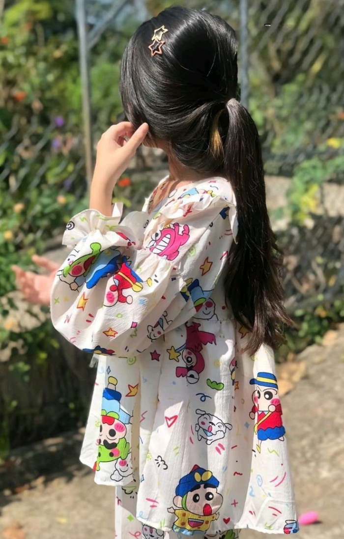 Cute Instagram Hidden Face Girl Pic