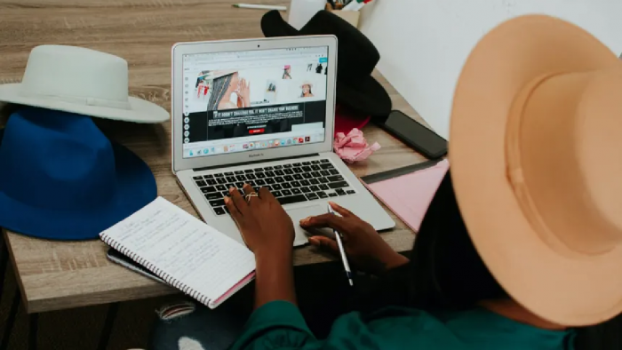 How AI Is Helping Freelancers Manage Both Marketing and Administrative Tasks