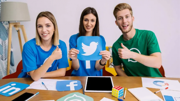 Social Media Scheduling for Healthcare Professionals That Actually Works Within Your Clinical Reality